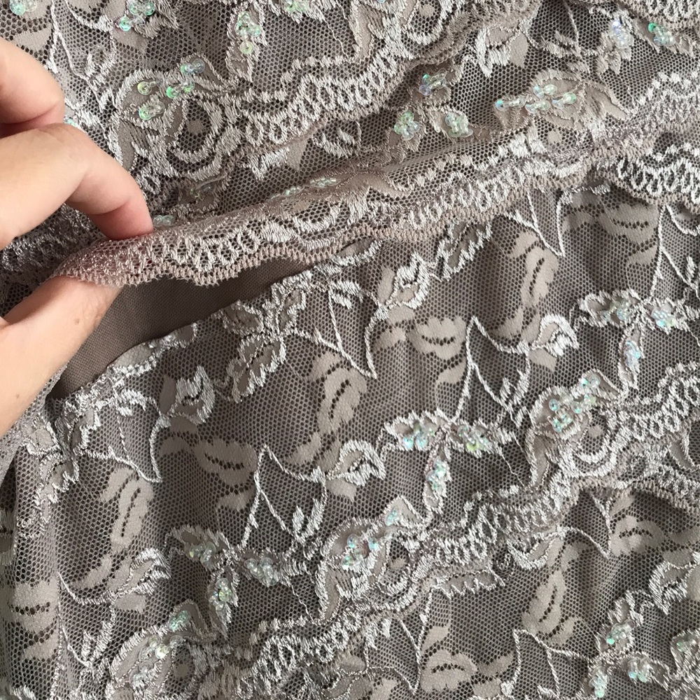 Dress - Picture 3 of 3